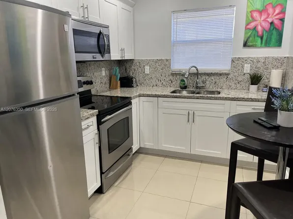 1723 Wiley St, Hollywood, FL