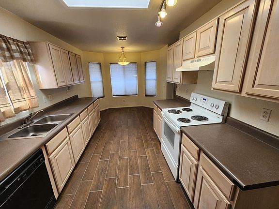 2nd image of 2239 W Silverbell Oasis Way