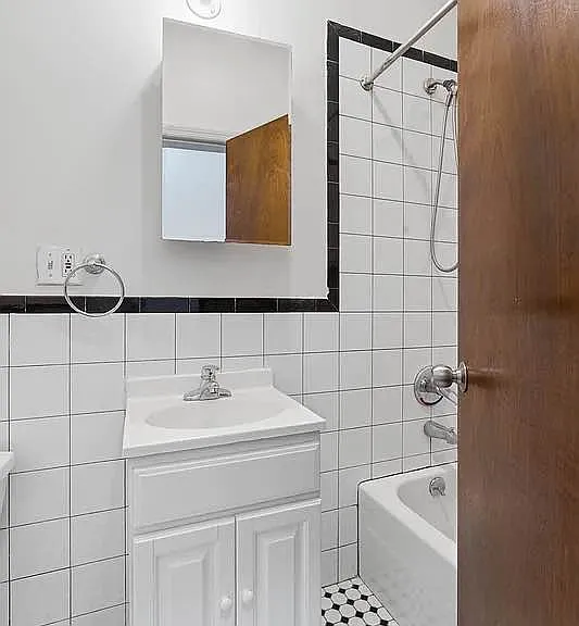 167 Troutman St #2L — Photo 6