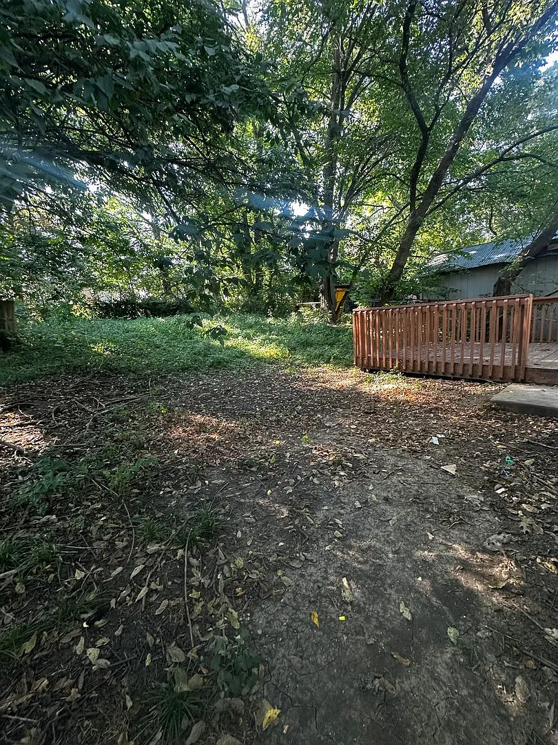 This beautiful 3bed/2bath two level home is only minutes away from the brookside area and even cl... — Photo 2
