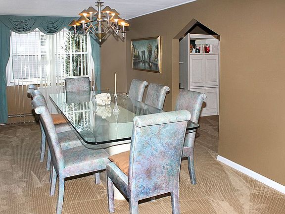 4th image of 85 Wedgewood Dr