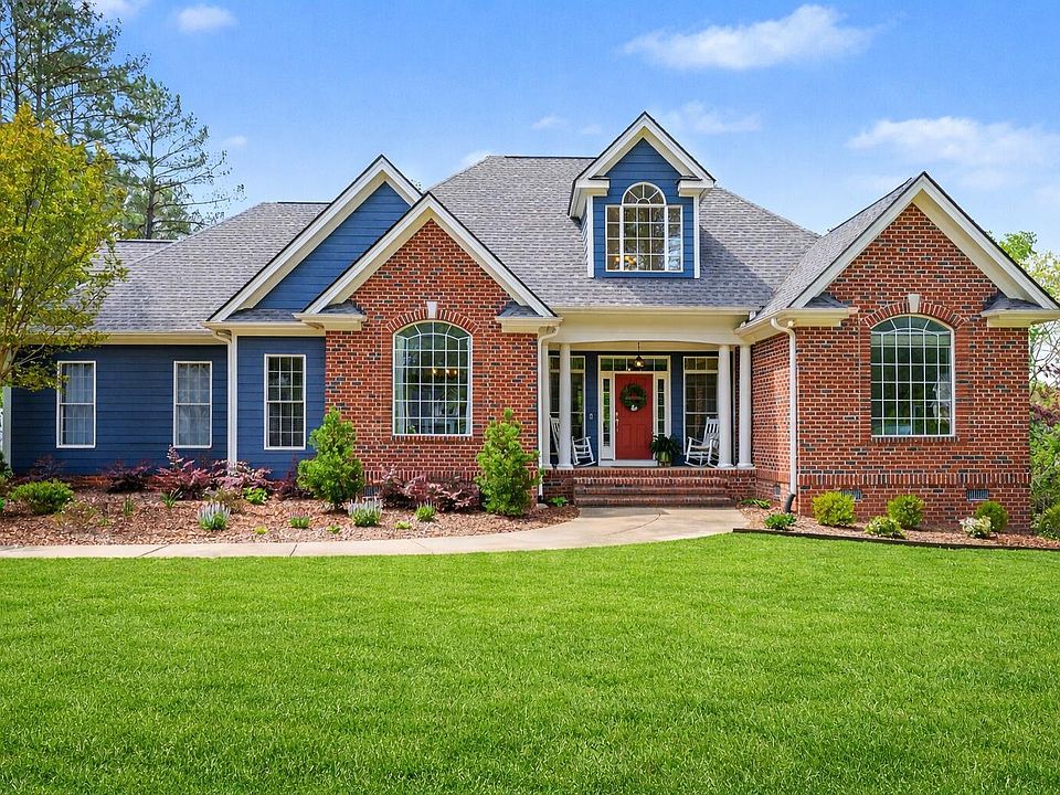 1st image of 310 Cameron Dr