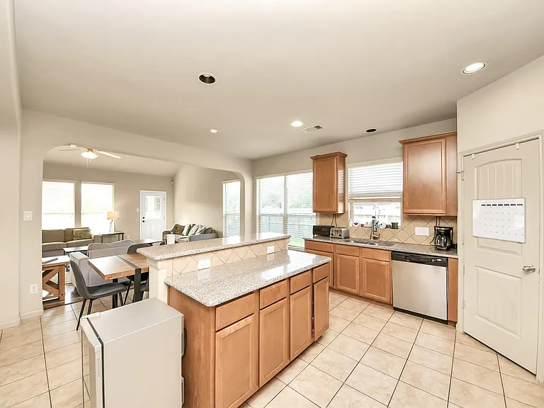 2602 Ash Haven Ln — Photo 8