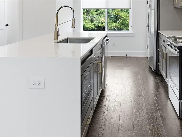 211 Bass St SW #10 — Photo 10