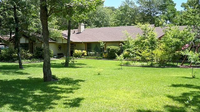 1st image of 345 Woodcrest Cir
