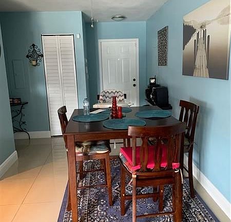 5th image of 2252 Hope St