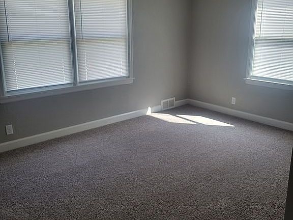 5th image of 3320 Marquette St