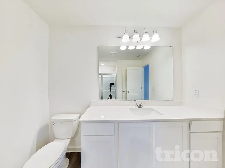130 Lynnridge Dr — Photo 9
