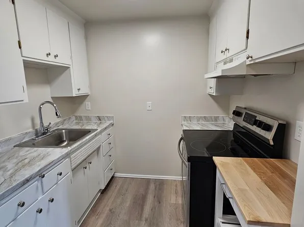 Julee Apartments, 15404 10th Ave SW #7, Seattle, WA 98166