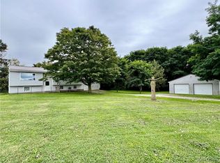 6745 Batavia Byron Rd, Byron, NY 14422