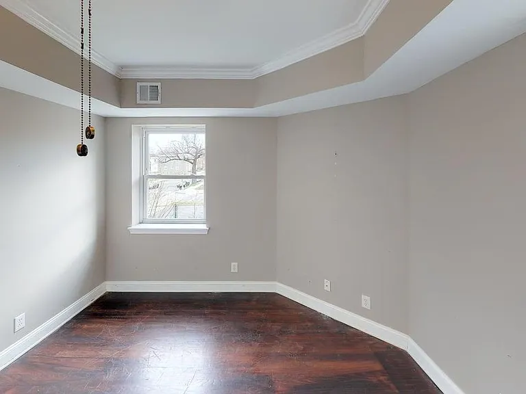 302 19th St NE — Photo 9