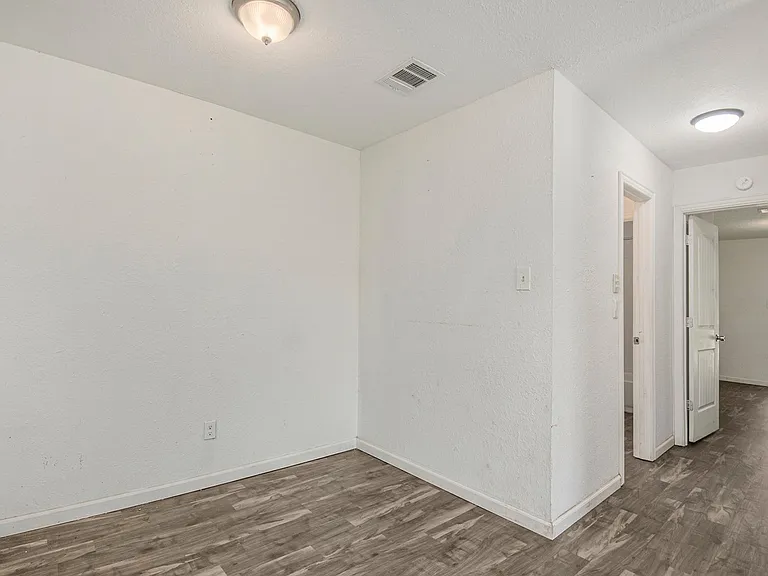 6000 Calloway Ct — Photo 16