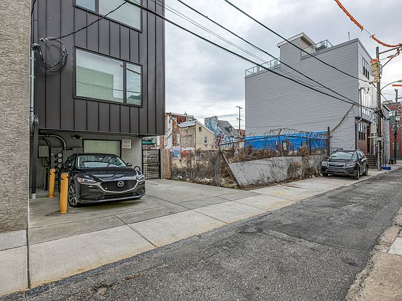 2nd image of 1314 N Front St Unit 2