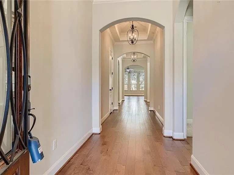 208 Maxwell Way — Photo 4