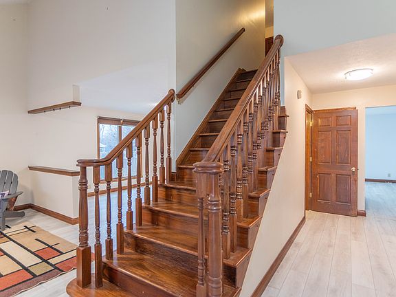 3rd image of 9233 Champton Dr