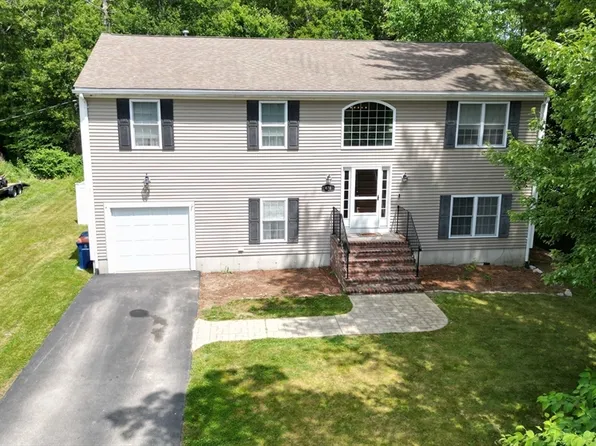 476 Upland St, New Bedford, MA 02745