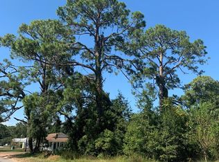 113 17th St, Apalachicola, FL 32320