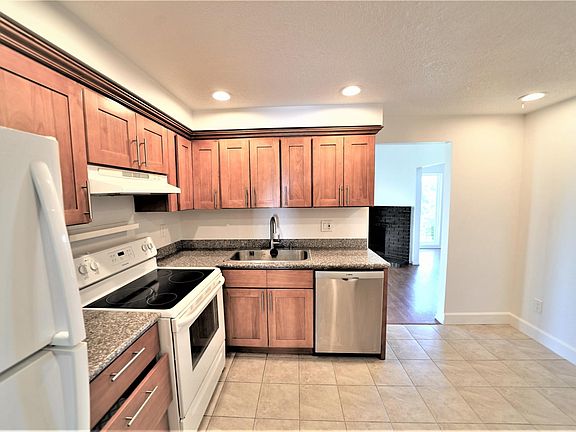 5th image of 4367 Imperial Dr