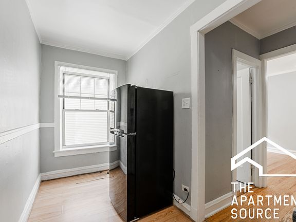 5th image of 3267 W Wrightwood Ave #1Y