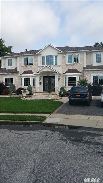 1st image of 9 Frankie Ln