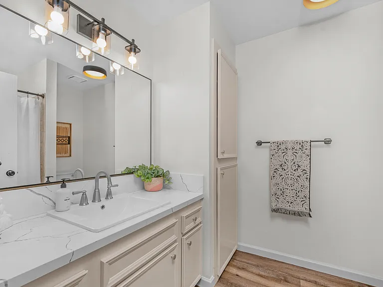 334 W Lexington Ave #103 — Photo 20