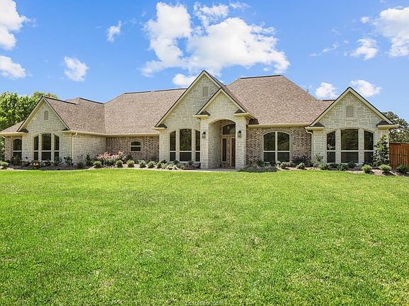 3rd image of 3982 Arboleda Dr