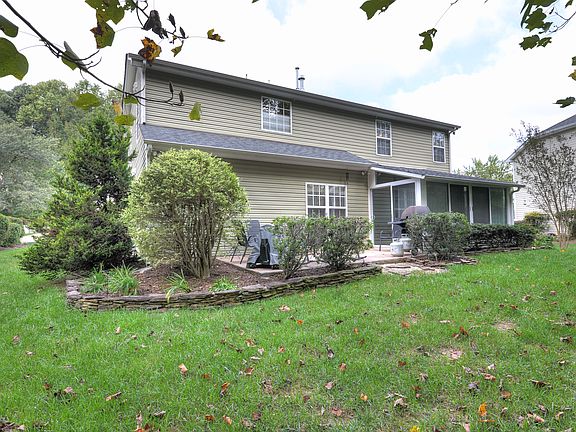3rd image of 9619 Willow Leaf Ln