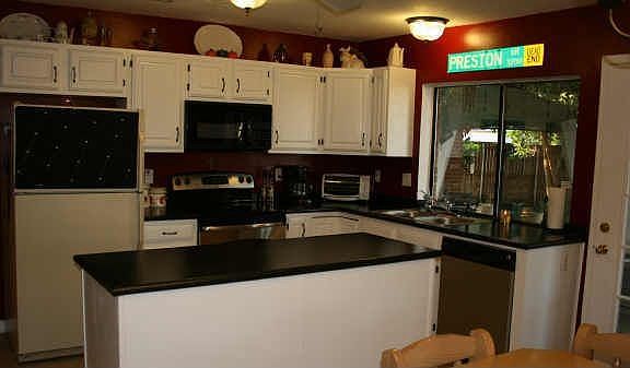 3rd image of 3813 Grecian Ct