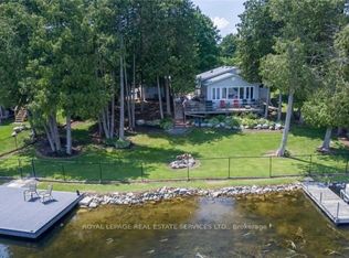 2365 Selwyn Bay Ln, Selwyn, ON K0L 2H0