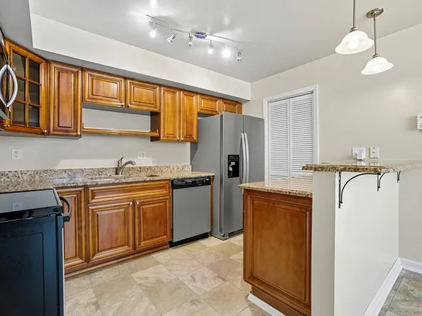 712 Biltmore Dr, Virginia Beach, VA 23454