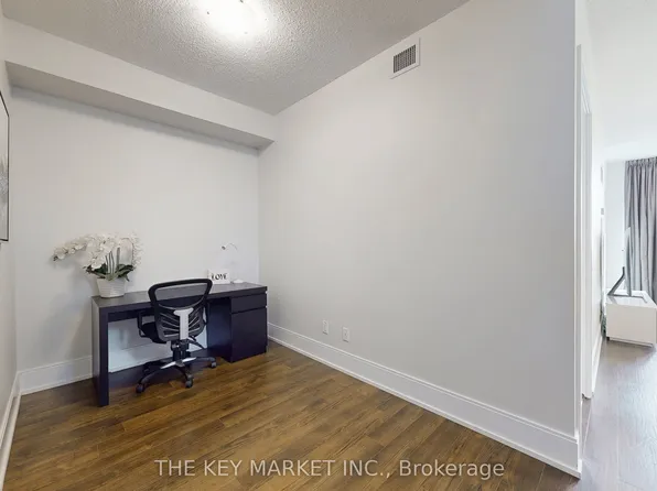15 Viking Ln #801, Toronto, ON M9B 0A4