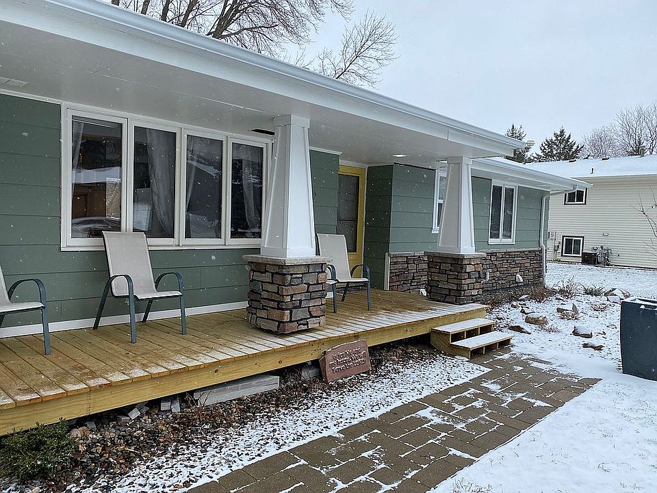 1st image of 739 Sibley Dr