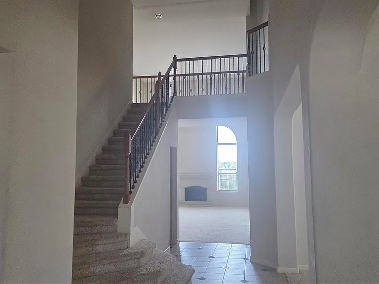 2103 Trinity Manor Ln — Photo 10