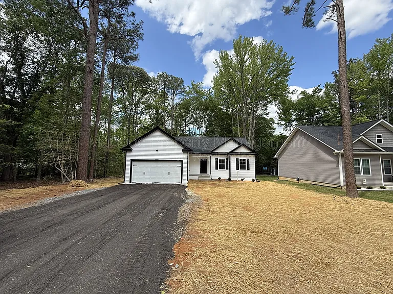 47 Birch Ln — Photo 2