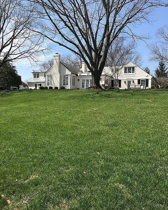 2nd image of 511 Chadwick Rd