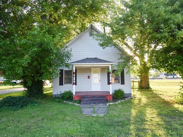 419 S Madison St, Staunton, IL 62088
