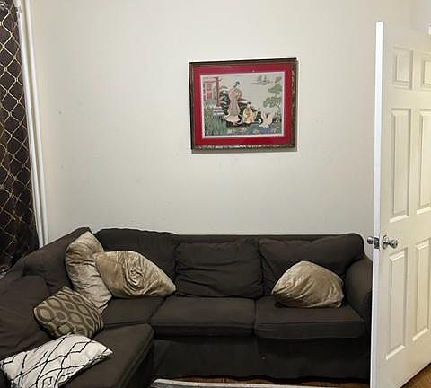 4th image of 3032 Wilson Ave Floor 1