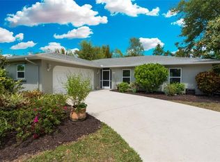 1379 Georgetowne Cir, Sarasota, FL 34232