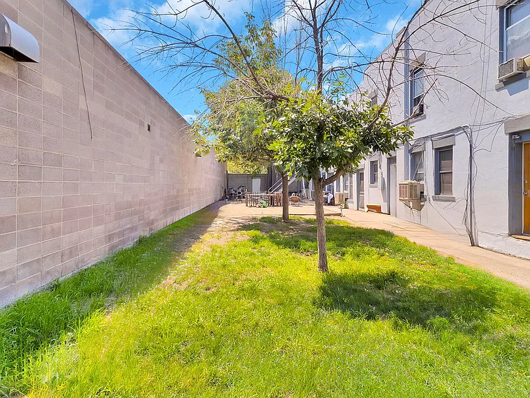 529 Colorado Ave — Photo 14