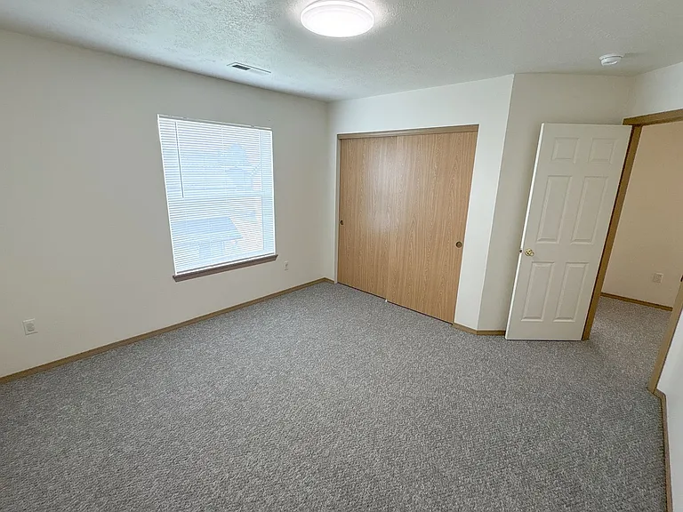2 bed, 2.5 bath, 1350 sqft, $1,325 — Photo 24
