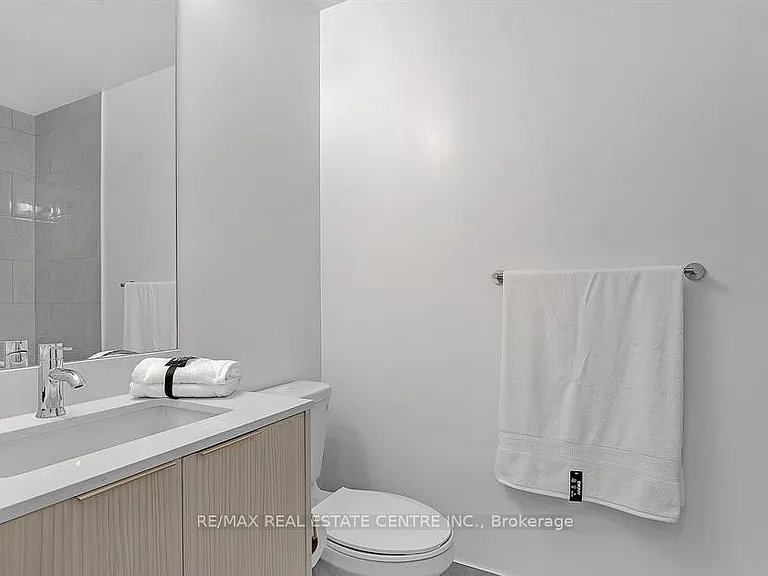36 Manor Rd E #722 — Photo 14