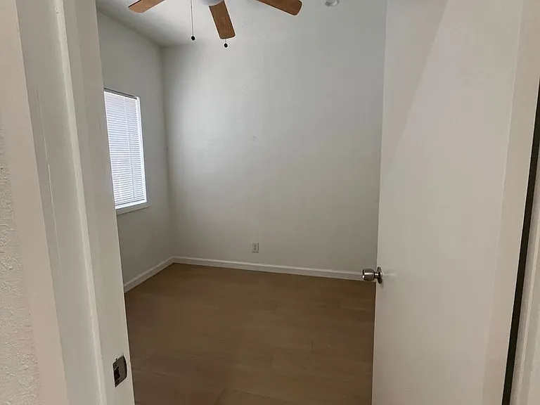 842 Alamitos Ave — Photo 21