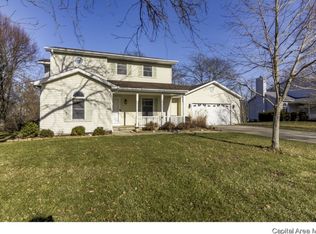 152 Leisure Ln, Chatham, IL 62629