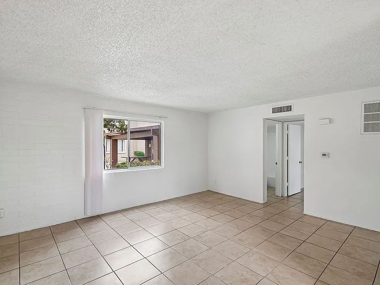 Catalina View Apartments — Photo 17