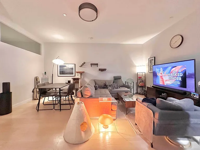 366 Leonard St #1B — Photo 2