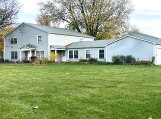 1311 N Glen Cir APT E, Aurora, IL 60506