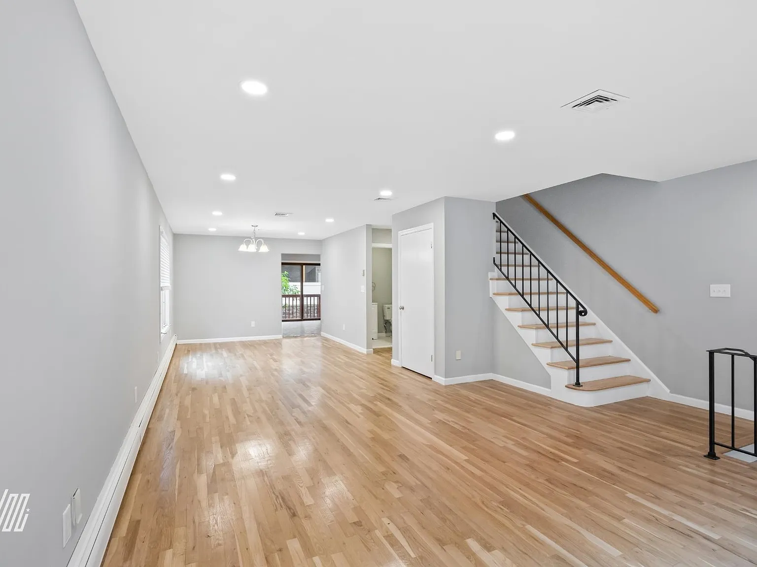 3 bed, 3.5 bath, $4,100 — Photo 2