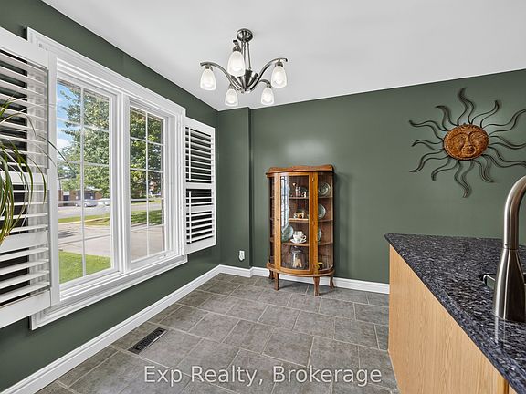 5th image of 59 Avondale Rd