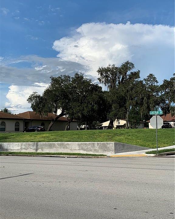 1st image of 1620 Lakeview Dr