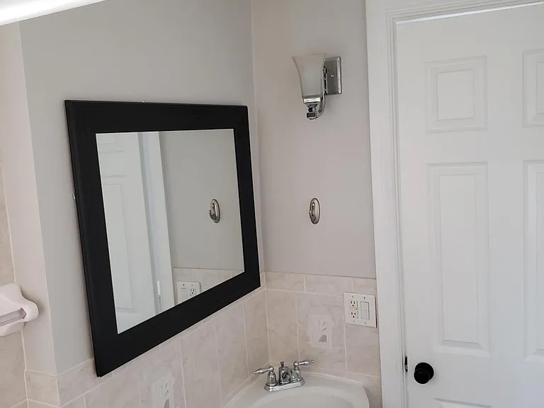 645 W Chestnut St #2 — Photo 16